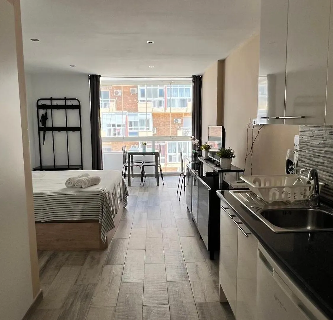 Apartamento Vista A La Playa, Cerca Del Centro Con Piscina Benalmádena